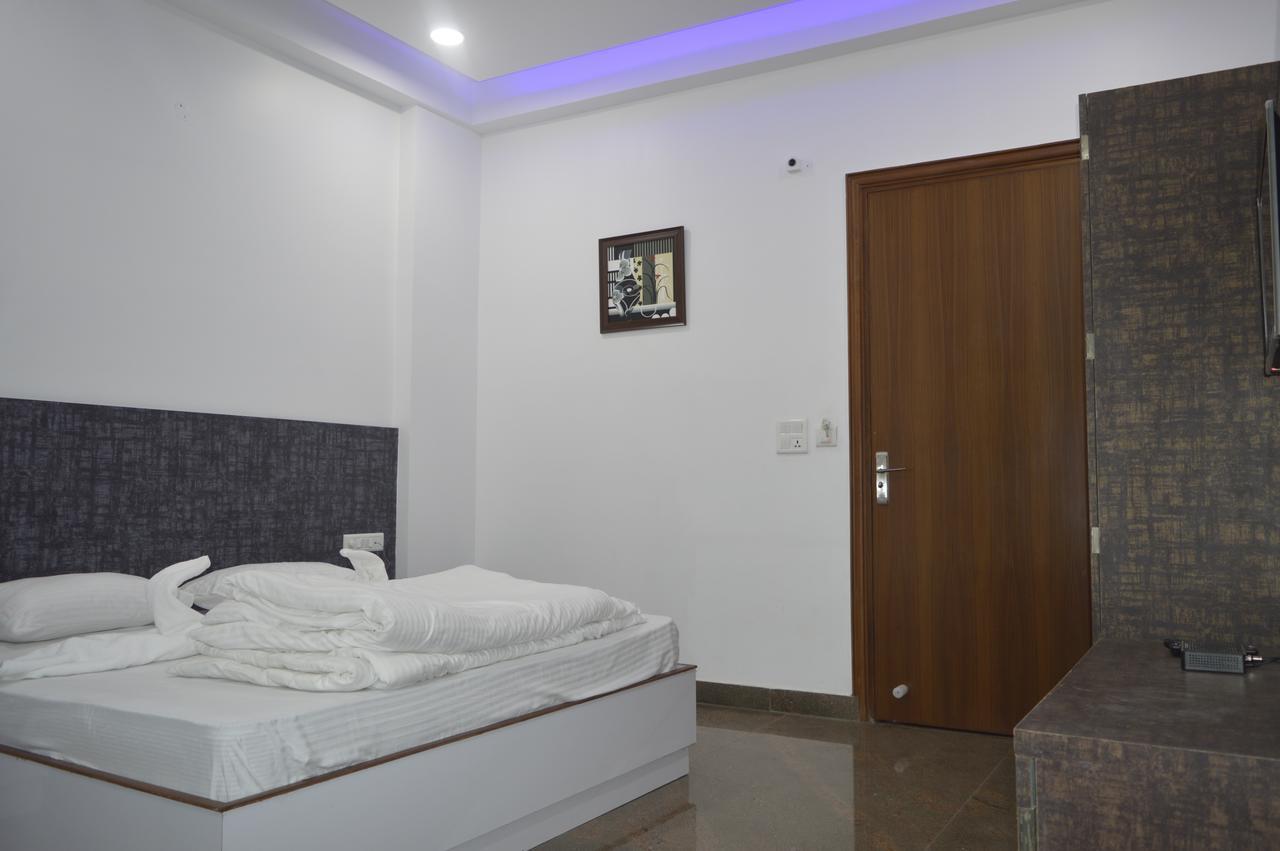 Hotel Taru Inn Ghaziabad Exterior foto